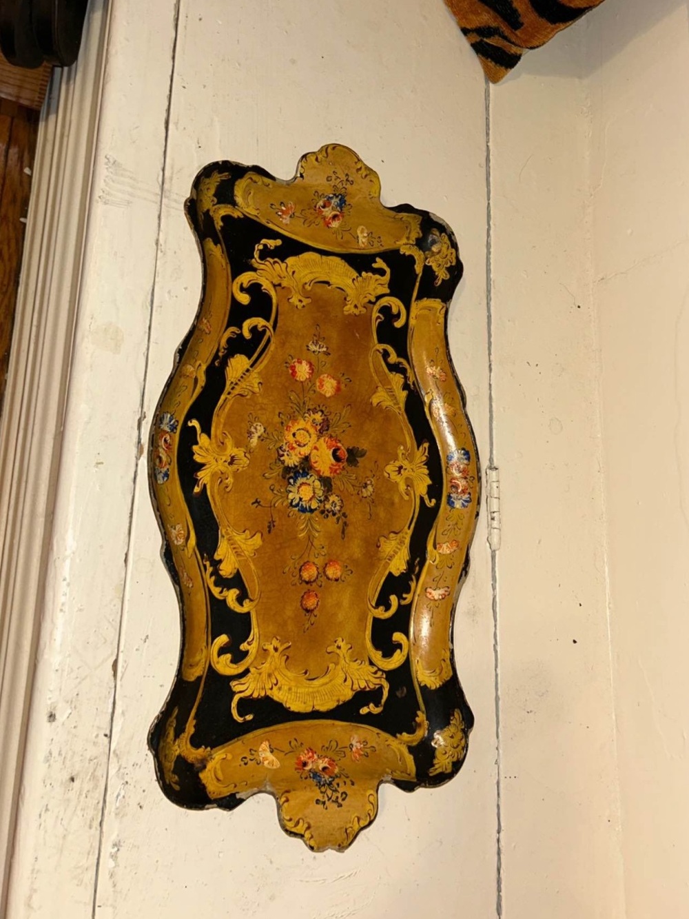 Italian Florentine Style 16” Scalloped Serving Tray – Gold & Black Floral Accent